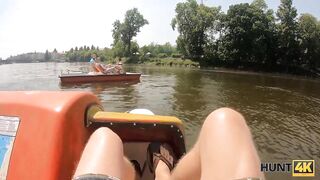 HUNT4K Por dinero, la hot hawt es perforada por un cazador en el bosque cerca de BF