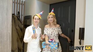 HUNT4K. Anal pleasure costs money so BF has profit thanks to his girlfriend