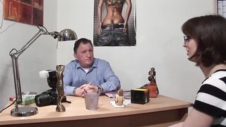 Older brunette trying out for porno - Telsev