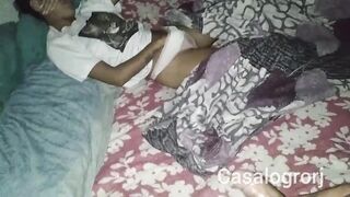 I caught my stepdaughter masturbating to sleep, I drilled her blameless pussy without a rod-sock and I came