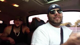 Nach dem Minigolf Schwanz in die Fotze und Finger in den Arsch