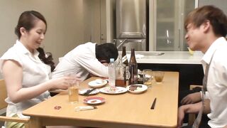 VEC-134 Director wife is also erotic and drunk Aoi approaches her subordinates sexyly and begins to take a provocative attitude