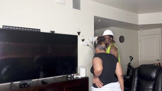 Construction Worker Wench Kendale Give His Client A BBC During The Time That On The Job