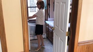 Mature MILF Fucks Neighbor Hunk