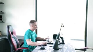 Ideal Thicc Step Daughter Distract me with her Big Bazookas - Chloe Cooper