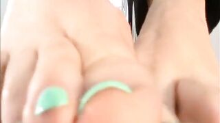 Female-Dom Kalypso and his footslave