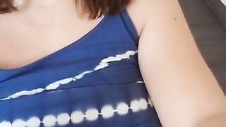 JOI muy caliente con lalin gal metiendose un consolador por el culo!