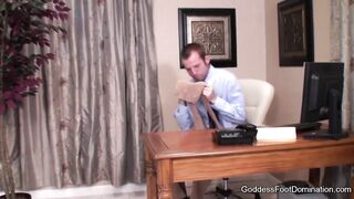 BRIANNA BEACH-LA COLORADA-SENSUAL CHICA LINDA EN TACOS ALTOS, FALFA NEGRA, BLUSA CON TIRNATES Y PANTIMEDIAS DE NAILON TEMPT A S