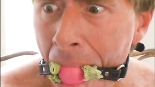 Floozy gets gang screwed on floor in the living room