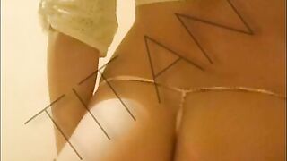 Andrea is a ally from work, we talk on WhatsApp and I make her so concupiscent, this babe tells me that that babe wishes to watch my shlong ... that babe makes me a movie scene call and this babe comes in less than 5 minutes!