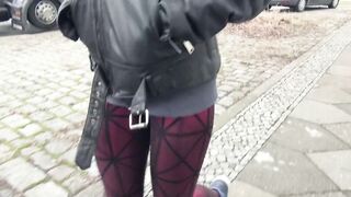 GERMAN SCOUT - Schlankes Emo Teen mitten in Berlin getroffen und gefickt