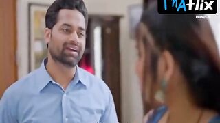 Aiswarya Agarwal Lesbian, Butt Scene in Juaa