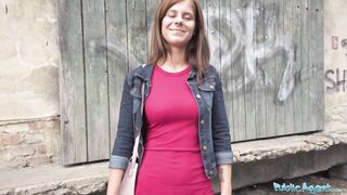 Public Agent Her perfect ass makes him wish to fuck her outside in public