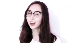 Racist Youtuber Dripped Sex Tape (That babe might be Racist but still Likes BBC)