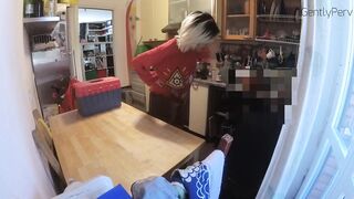 PLUMBER ADVENTURE Pt 1. Casalinga MILF vuole il cazzo dell'idraulico.