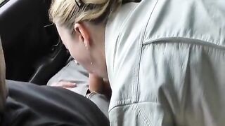 Older German wench banged in the car