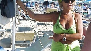 QUEENS ON THE BEACH 3