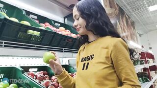 I invite a stranger I saw in the market to my house, she accepts the invitation but tells me that on