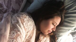 I wake up my real stepmom and cum her mouth