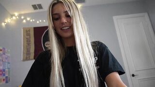 18 Year Old College Slut Sucks a Frat Boys Wang in Her Dorm Room!