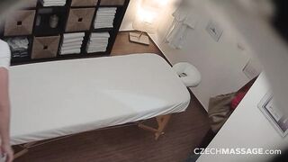 Brunette Bombshell Takes Her Masseur’s Rod Like a Pro