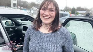 Creampie Cheating Mature MILF Wife as this honey Takes a Call from her Husband