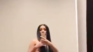 CARDI B FULL EXPOSED JERKING OFF HER CUNT