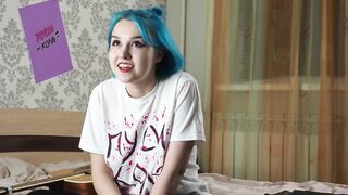 Fan Face in Cum! the Courier Delivered the Parcel directly to the Twat. Nice-looking Woman Finished on a