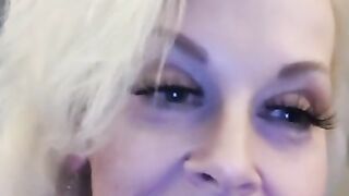 POV SURPRISE BLOWJOB THICK PAWG GOLDEN-HAIRED BIG TIT MATURE MILF GILF