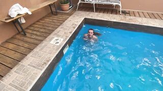 HOLIDAY CREAMPIE- i'm Slutty to get Cought Banging around the Hotel Pool