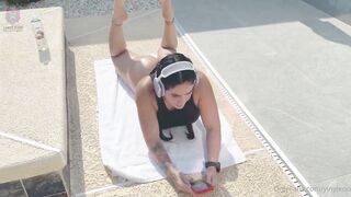 Yiny leon big ass oiled up