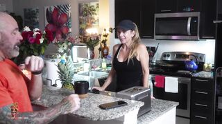 Older Plump Massage Client Gives Masseuse Anal Sex Instead Of Cash For Tip